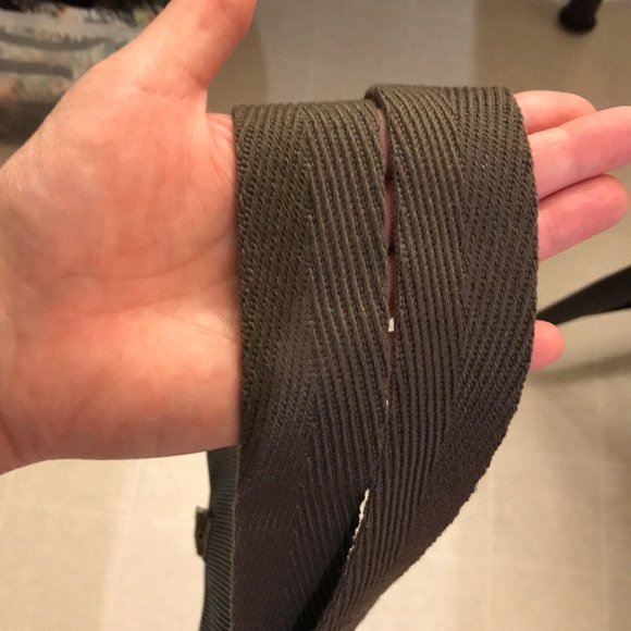 Thirty-One Free To Be Crossbody NWOT! - Picture 7 of 11